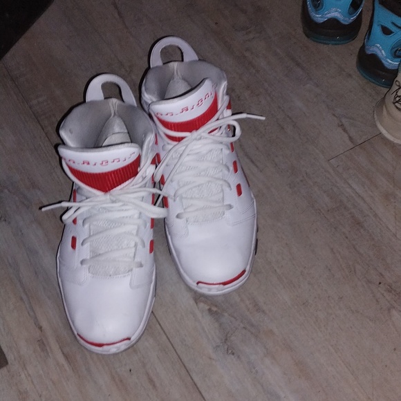 Jordans  size 9.5 white and red - Picture 3 of 4